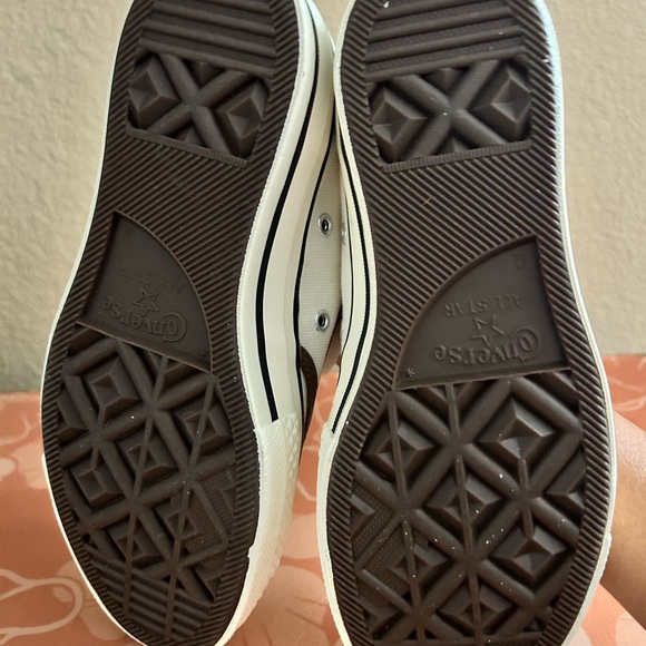 Converse Women's High-Top Sneakers - NWOT - Picture 5 of 7